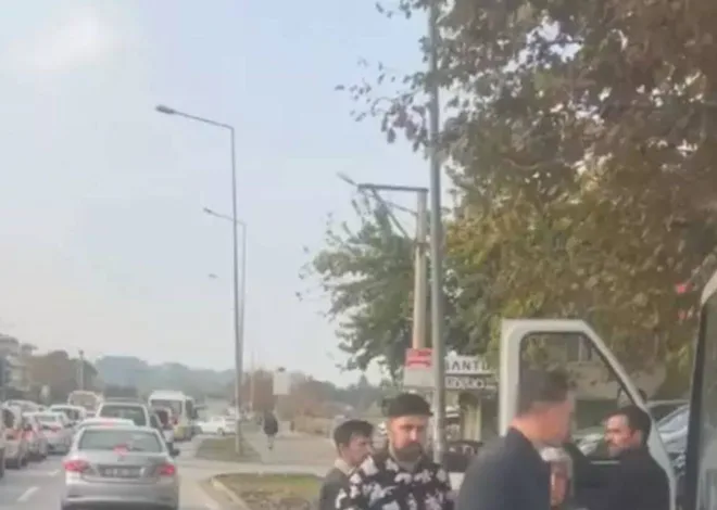 Bursa’da trafikte tabanca dehşeti: Otobüs şoförüne silah çekti!